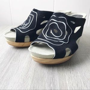 Earthies Tropen sandal wood heel